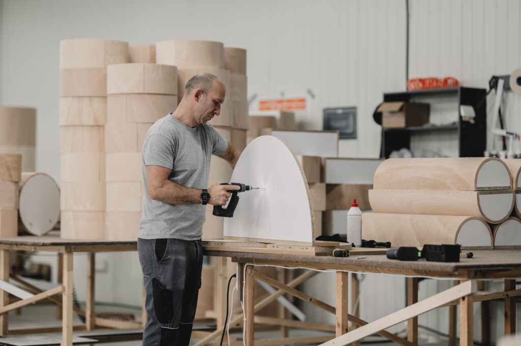 Spesiallagde møbler